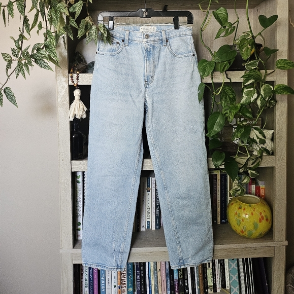 Abercrombie & Fitch Denim - Abercrombie & Fitch The '90s Straight Ultra High Rise28/6xs